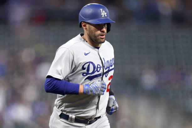 JD Martinez cites the New York Mets field as a reason to not sign with the San Francisco Giants